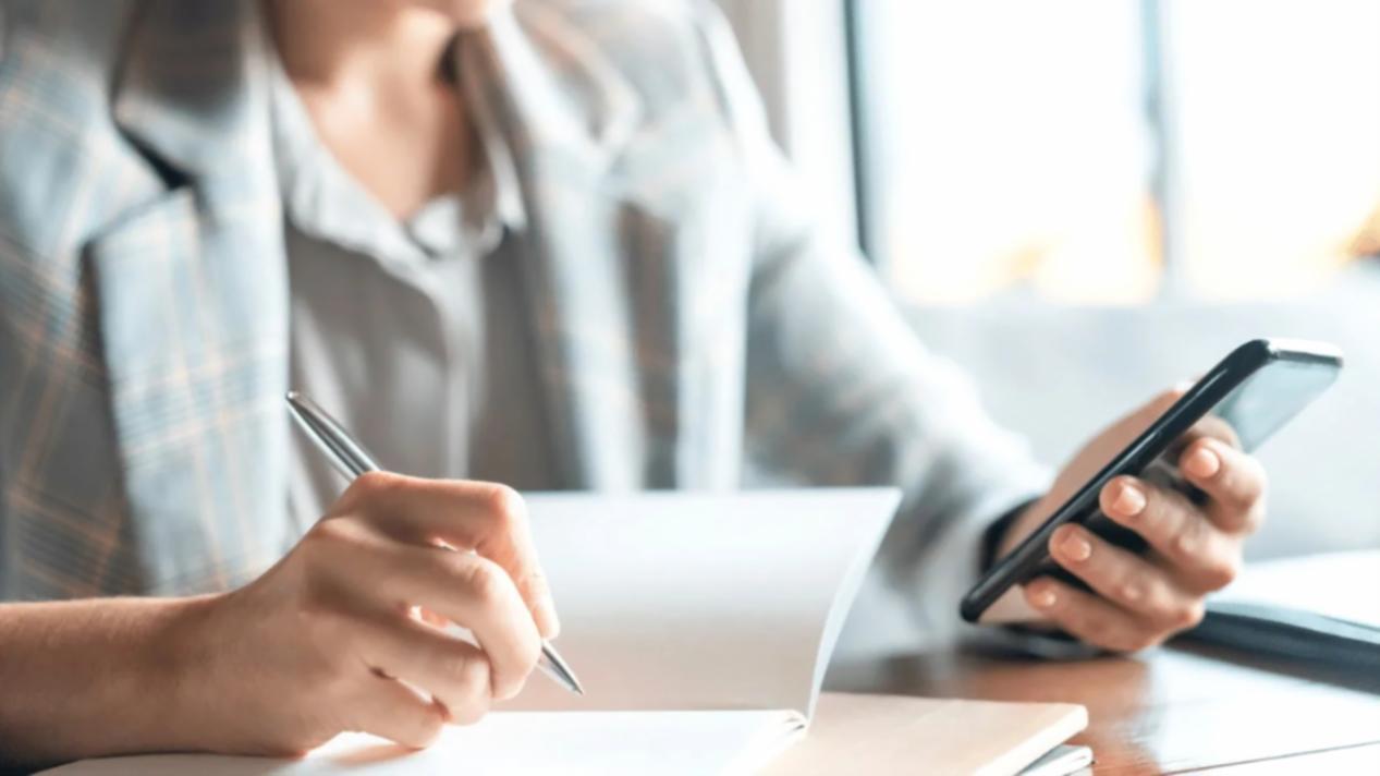 Student engagement analytics dashboard from first enrollment period